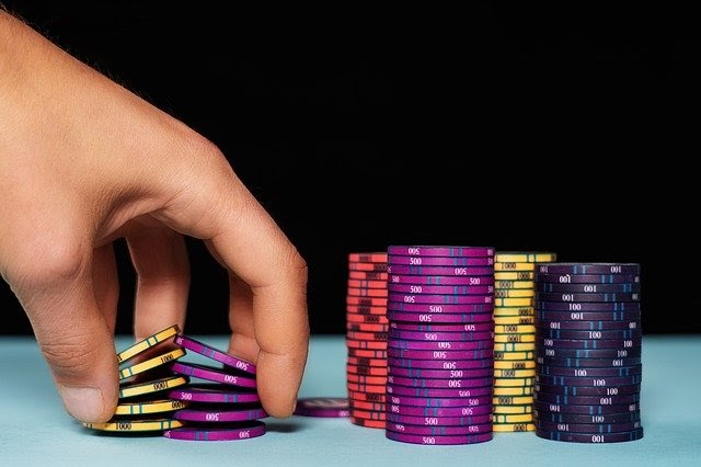  Best poker strategy to keep your variance low