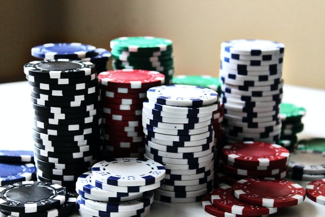 Can You Make a Living in Online Poker Game?